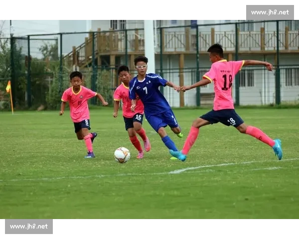 绿茵场上的激情梦想与城市记忆交织的足球文化长卷时代华章新篇录